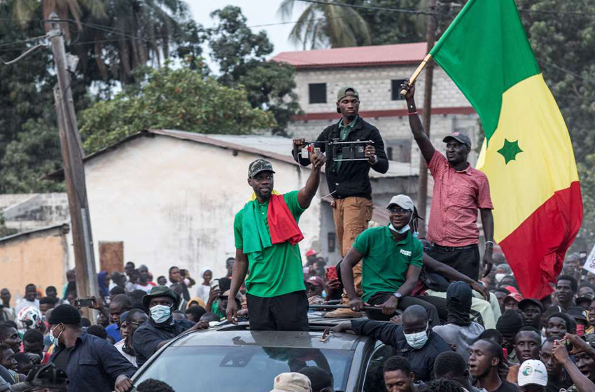 Sénégal : Ousmane Sonko, de retour à Dakar après son bras de fer avec l’armée