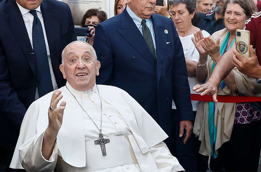 Religion : Après une opération, le pape François sort de l’hôpital