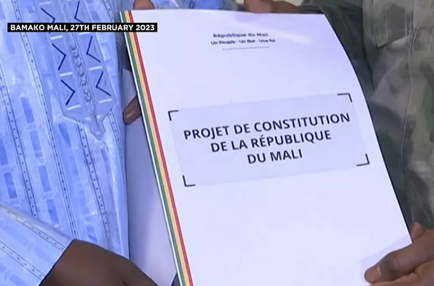 Afrique : Les Maliens approuvent le projet d’une nouvelle Constitution