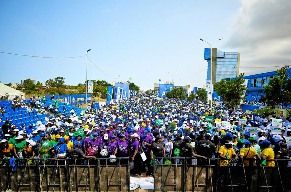 Meeting de clôture : Ali Bongo fait carton plein au boulevard Bessieux