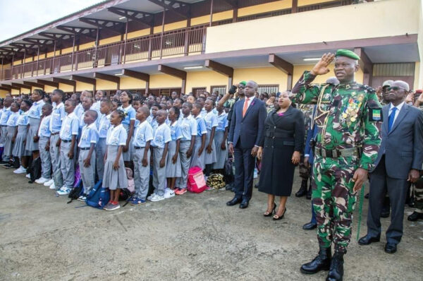 Le président de la Transition au collège Nelson Mandela pour la levée des couleurs