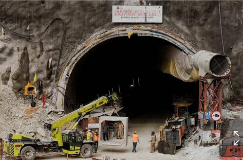 Inde : de premiers ouvriers sortis du tunnel effondré après 17 jours sous terre