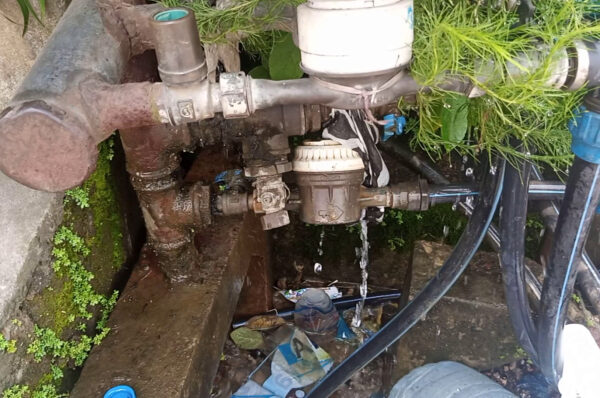 Fuites d’eau : quand la SEEG et ses consommateurs s’accusent mutuellement