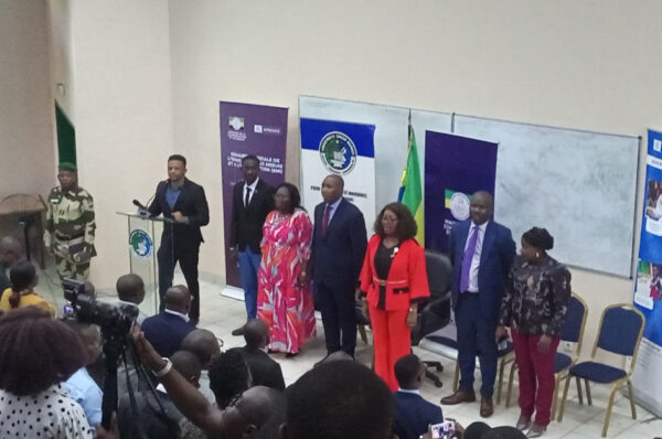 Enseignement supérieur/UOB : les conditions d’apprentissage évoquées entre Laurence Ndong et les étudiants du DSIC