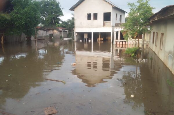 Mouila :  les populations frappées par des inondations