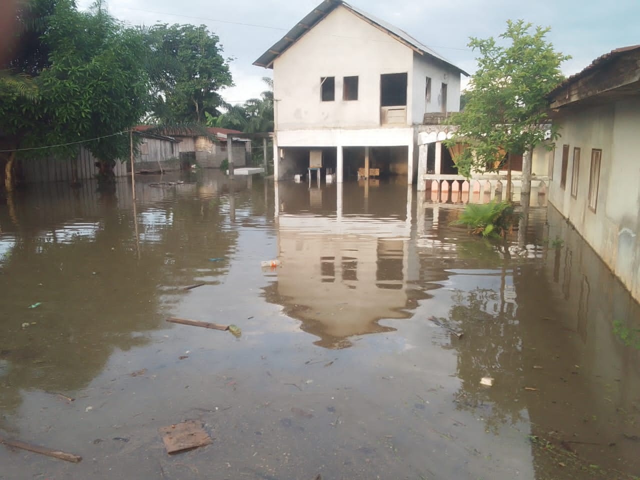 Mouila :  les populations frappées par des inondations