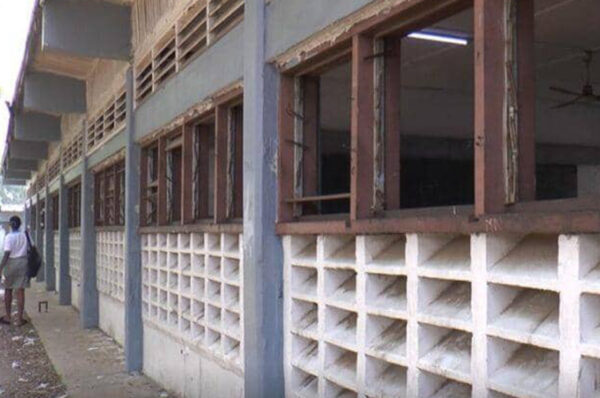 Libreville : lycée d&rsquo;application Nelson Mandela, entre passé prestigieux et déclin