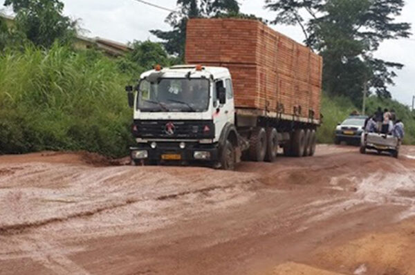 Port-Gentil : dégradation de la route Bac Aviation-N’Tchengue 
