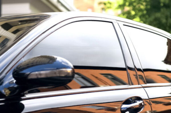 Sécurité routière : quid de la réglementation de l&rsquo;usage des produits assombrissant les vitres des véhicules 