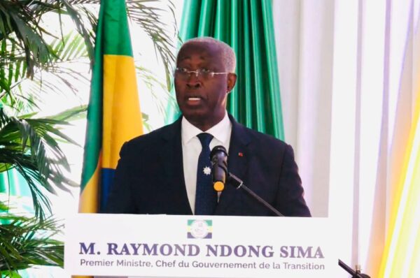 Le premier ministre Raymond Ndong Sima reçoit les vœux de nouvel an