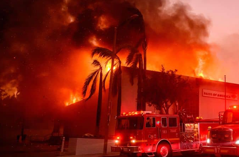 USA/incendies à Los Angeles : le bilan humain s’alourdit, les autorités critiquées