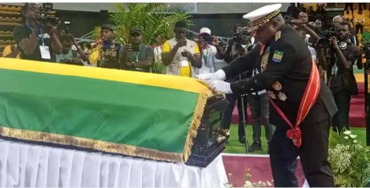 Gabon : Aaron Boupendza décoré à titre posthume dans l’ordre national du mérite