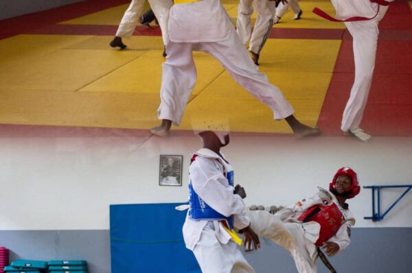 Gabon : le lycée Blaise Pascal lance une classe « sport-étude » dédiée aux arts martiaux