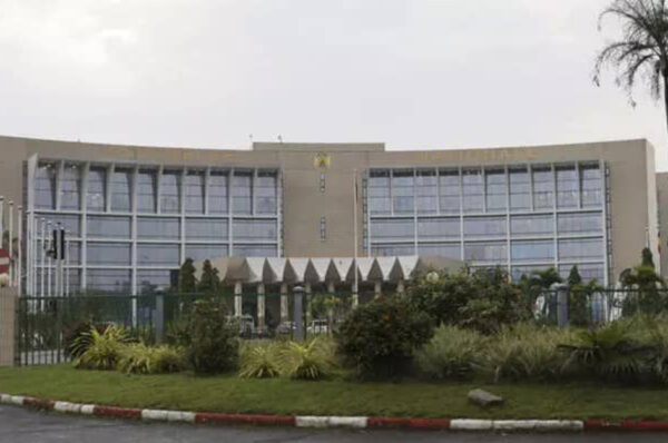 Gabon : l’Assemblée nationale ouvre une enquête sur les cas de déguerpissements et du concours de l’ENA