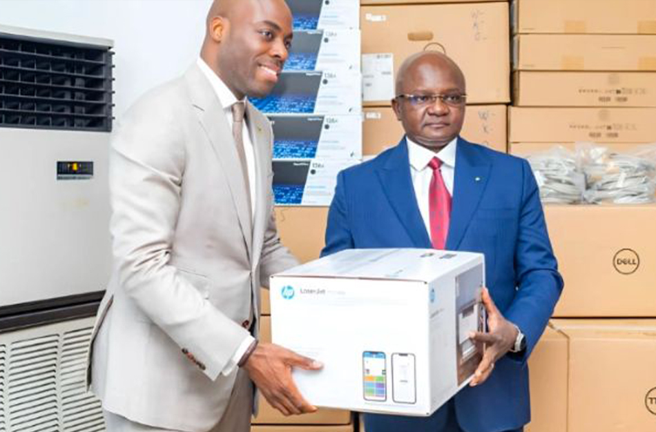 ‎Projet eGabon-SIS : des ordinateurs pour améliorer les soins dans les hôpitaux