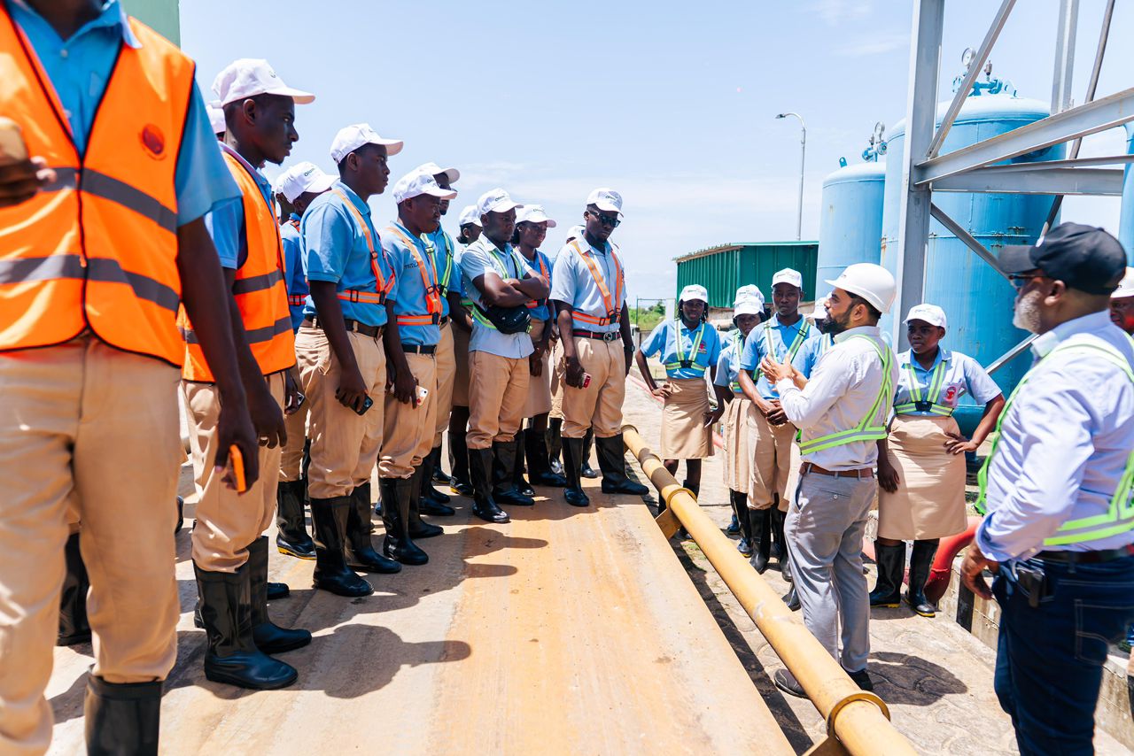 Owendo : immersion au cœur du Tank Farm d’Olam Palm Gabon pour les élèves du lycée Technique Omar Bongo