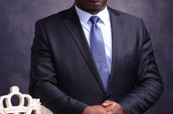 ‎‎Gabon/Littérature : Baudelaire Ndong Ella publie son premier roman « Le Schéma de Terre »‎