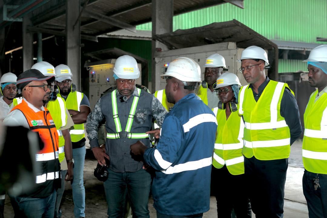 Le Ministre de l’Agriculture Pacôme Kossy au cœur de la filière palmier à huile d’Olam Palm Gabon