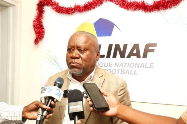 ‎‎National Foot 1 : des arbitres camerounais au sifflet du match As Stade Mandji vs Mangasport, un aveu d&rsquo;impuissance ?‎