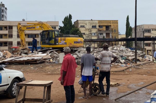 ‎‎La Peyrie/Construction d&rsquo;un nouveau marché : une ancienne préfecture démolie‎