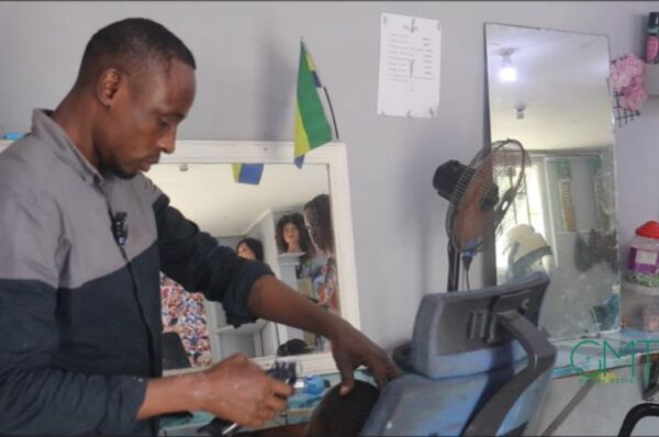 Société : Inquiétude autour de la hausse spontanée des prix de la coiffure pour hommes