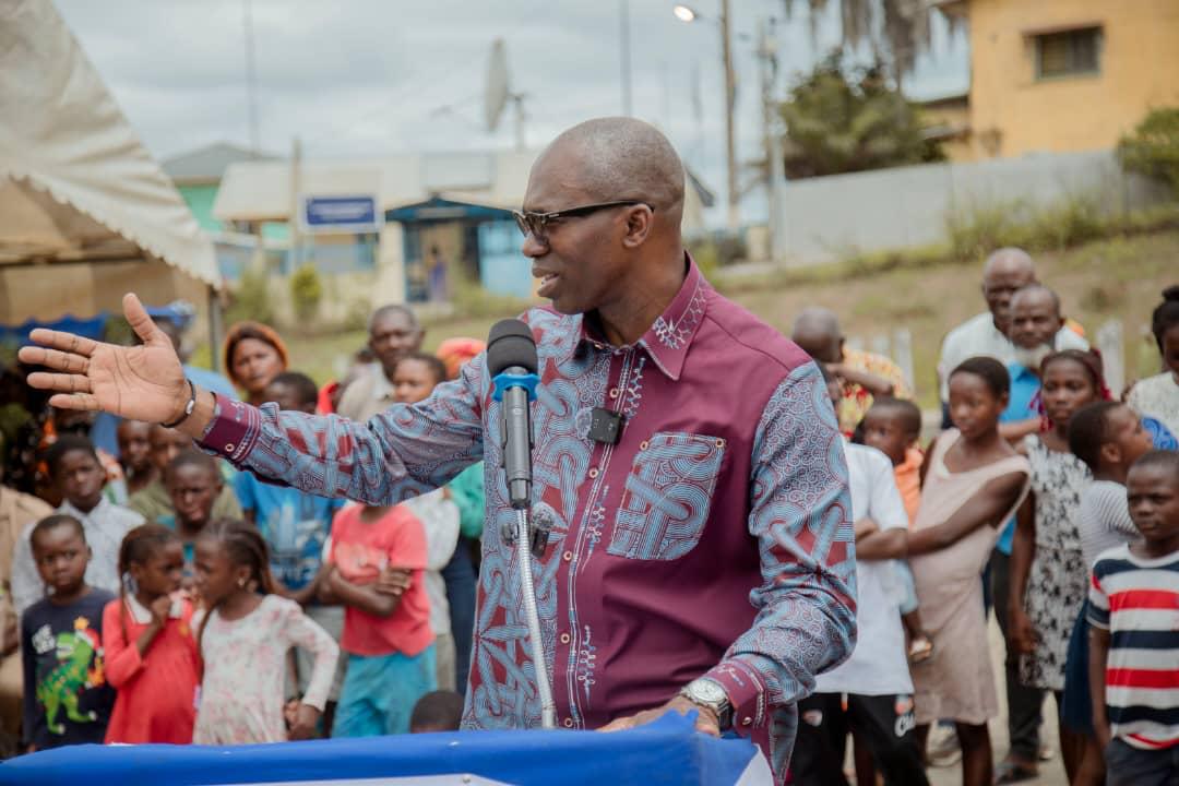 Éducation : Thierry Minko en bon samaritain à Lambaréné