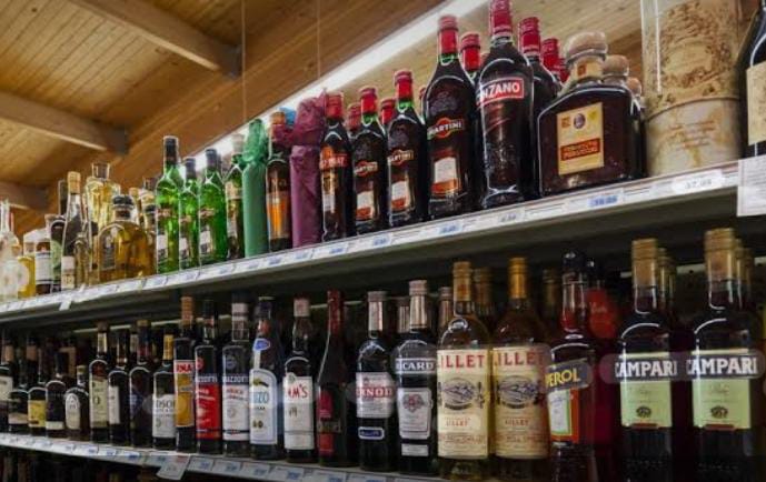 Droits d&rsquo;accises 2027 : Vin, Champagne, Bière, Cigarette, la taxe monte sur tout